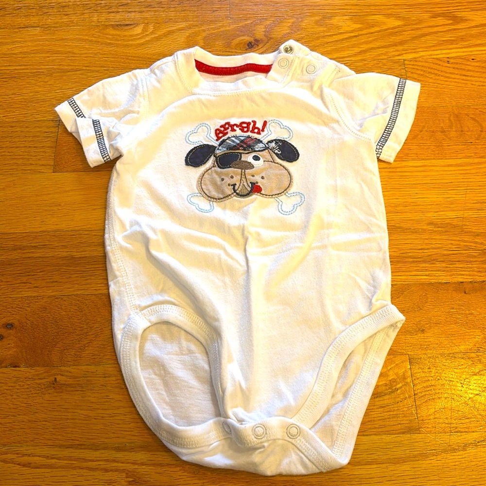 White Short Sleeve Body Suit- Pirate Dog (Size 3-6 Months)